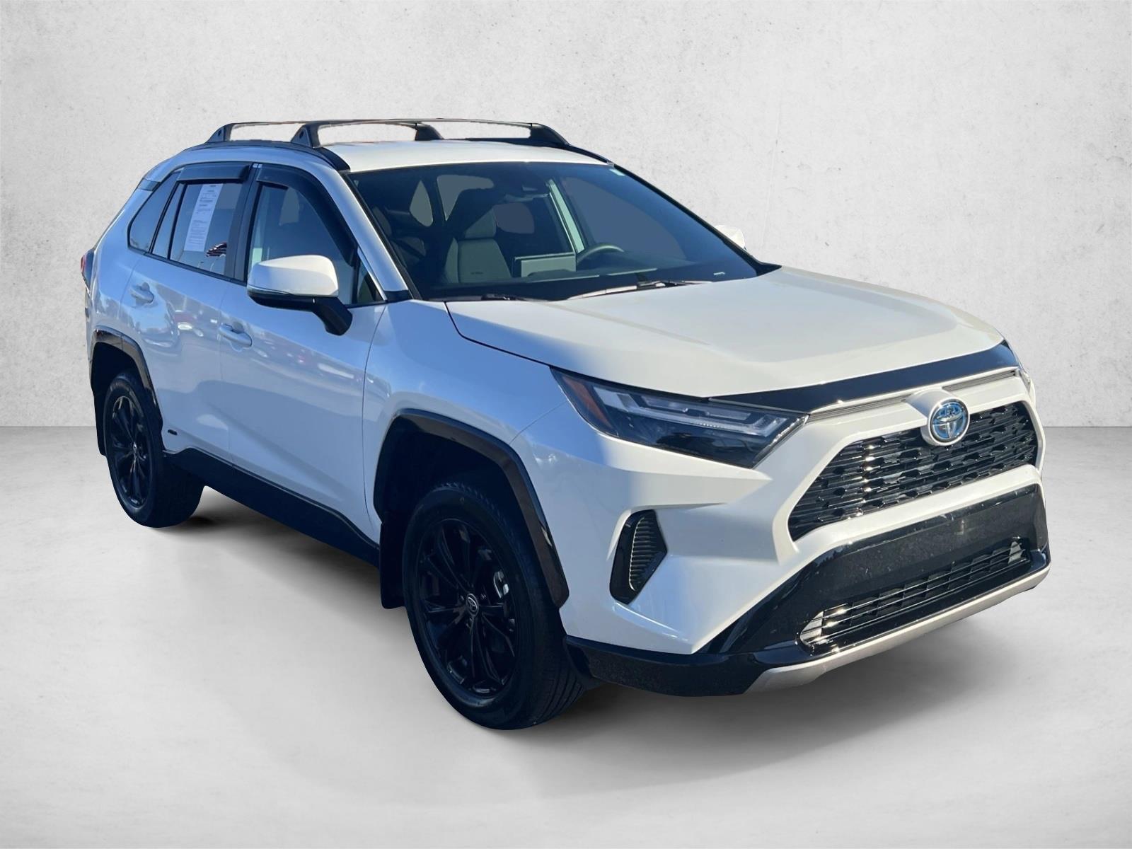 2024 Toyota RAV4 Hybrid SE photo 2