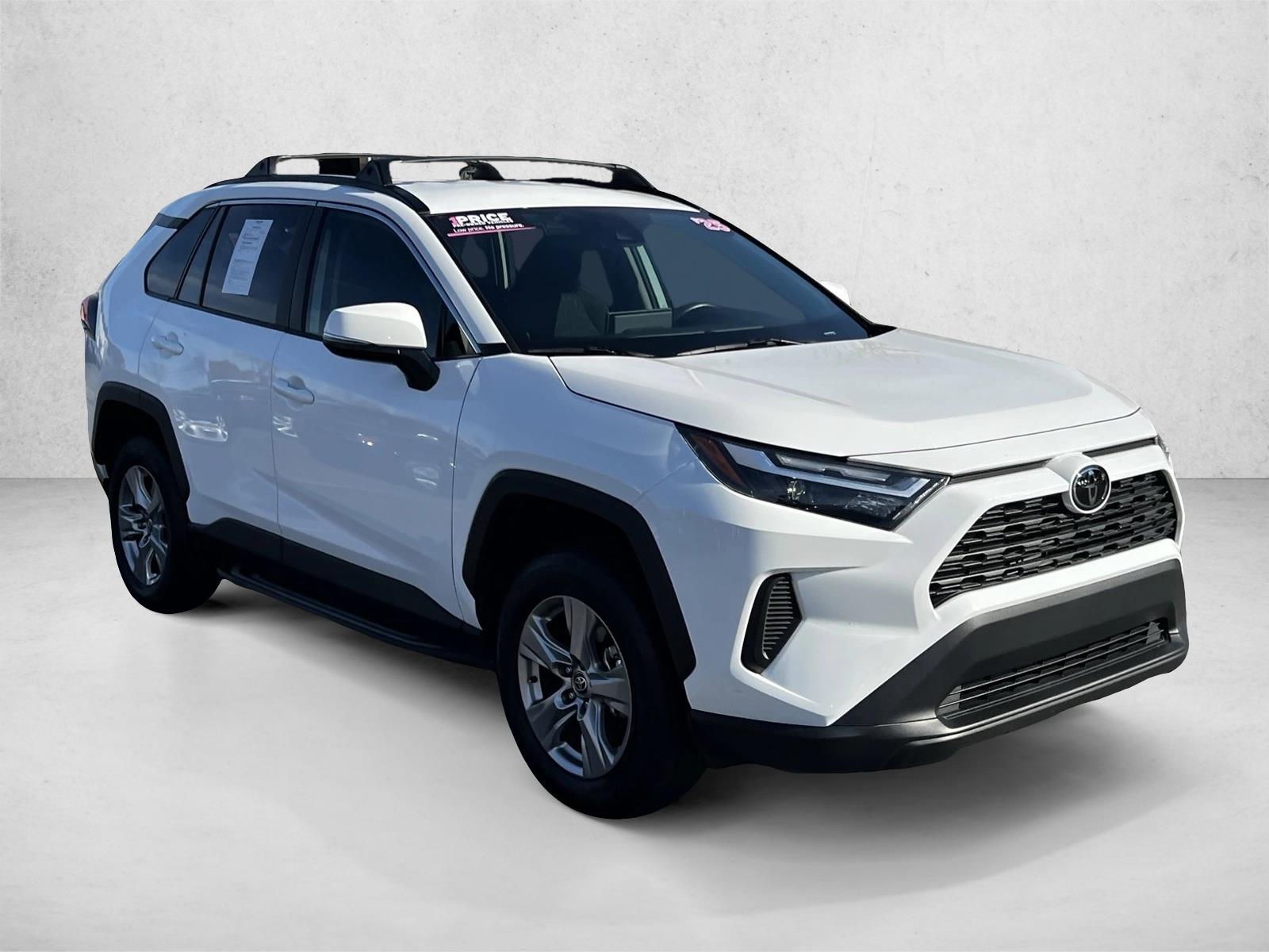 2025 Toyota RAV4 XLE photo 3