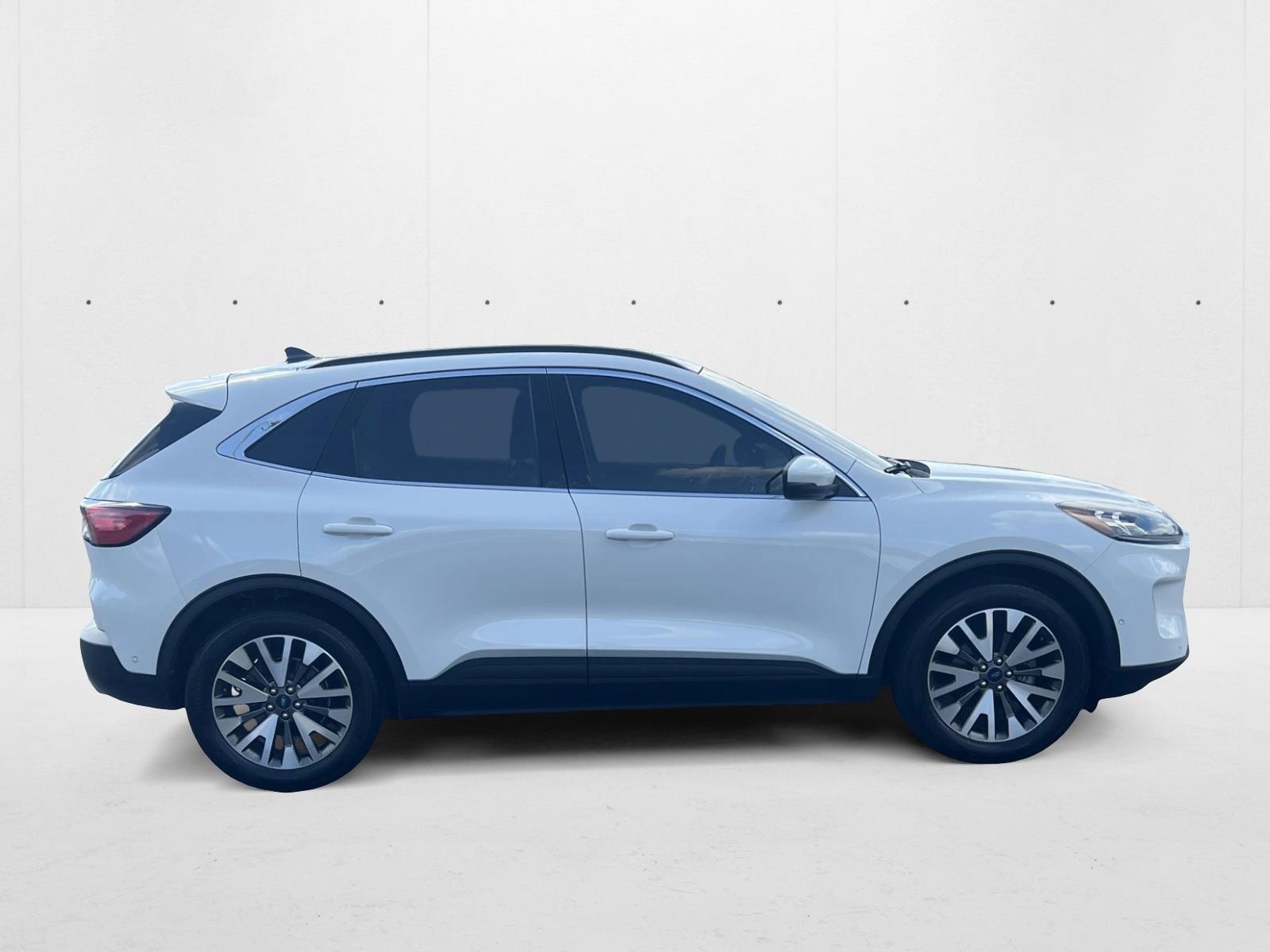 2020 Ford Escape Titanium photo 4