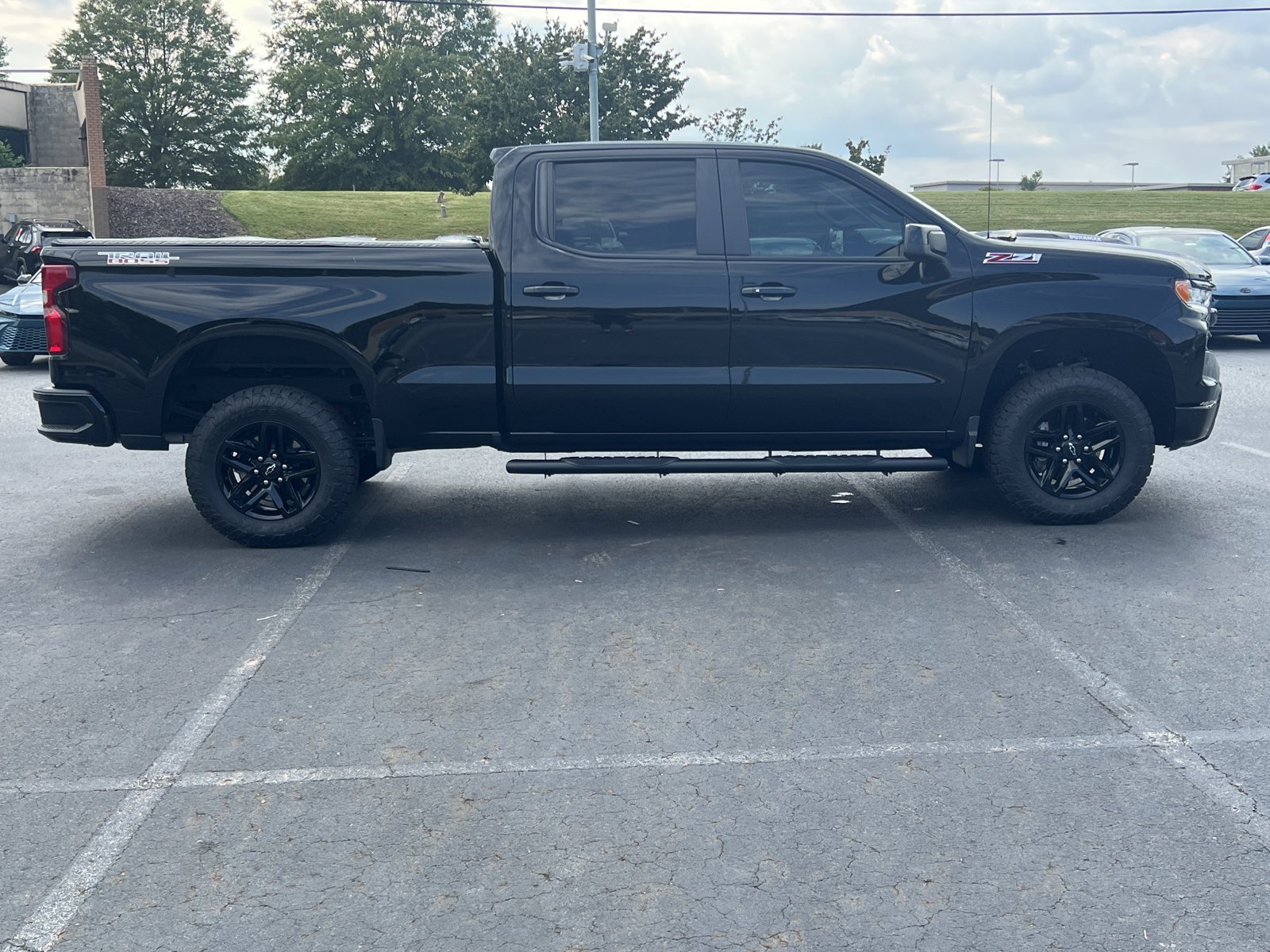 2023 Chevrolet Silverado 1500 LT Trail Boss photo 4