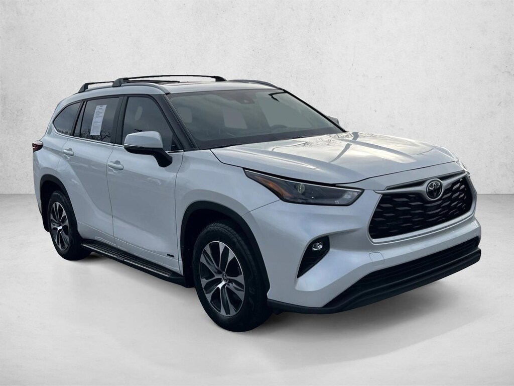 Certified 2025 Toyota Highlander Hybrid XLE SUV