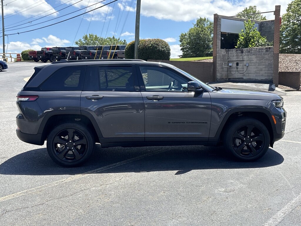 Used 2025 Jeep Grand Cherokee Limited SUV