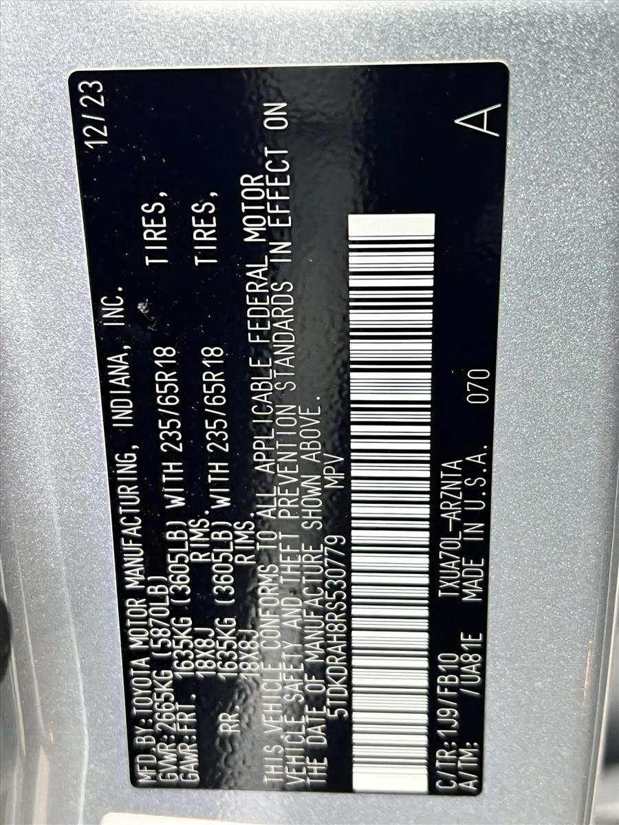 2024 Toyota Highlander LE - Photo 27