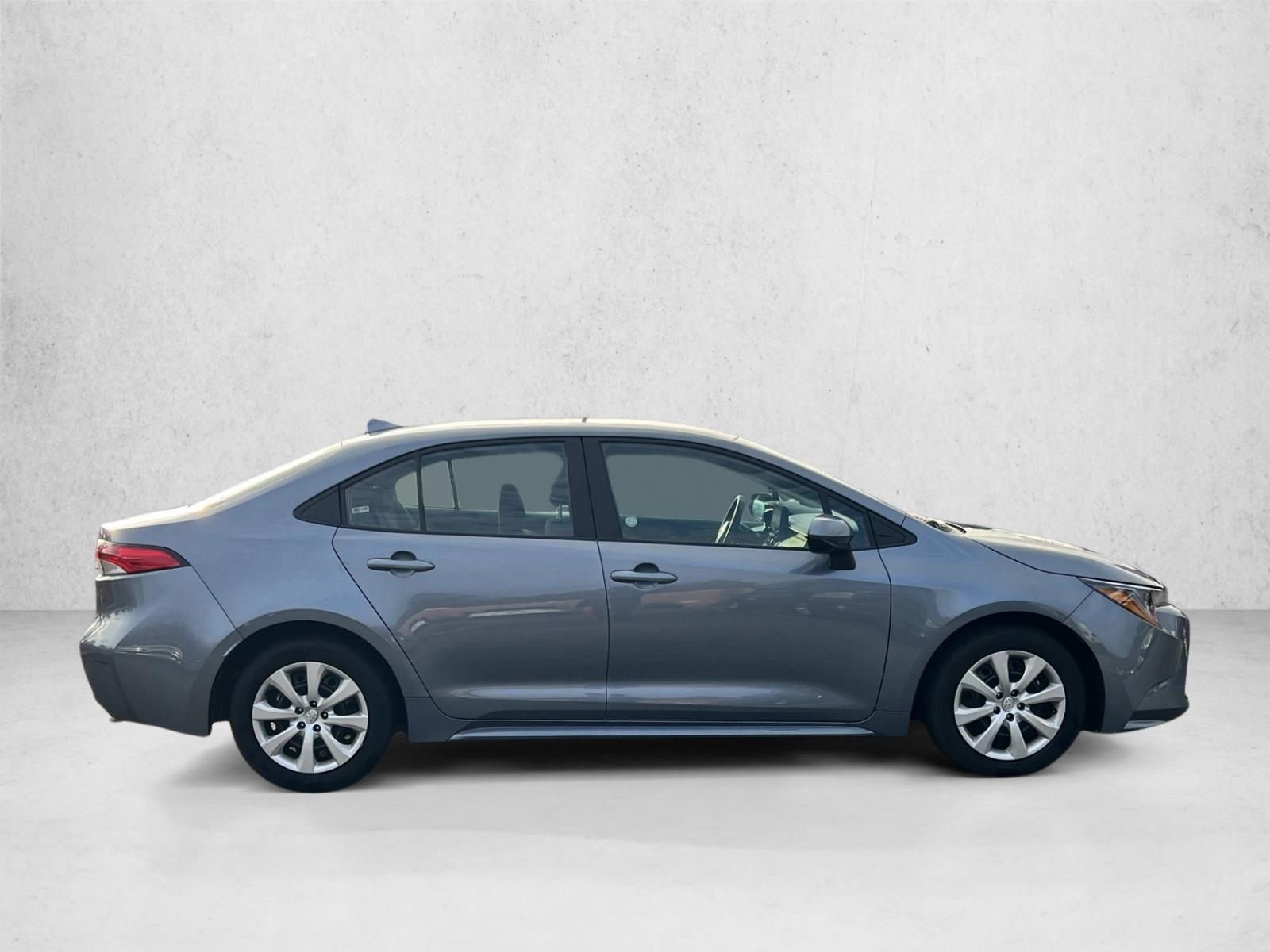 2025 Toyota Corolla LE photo 4