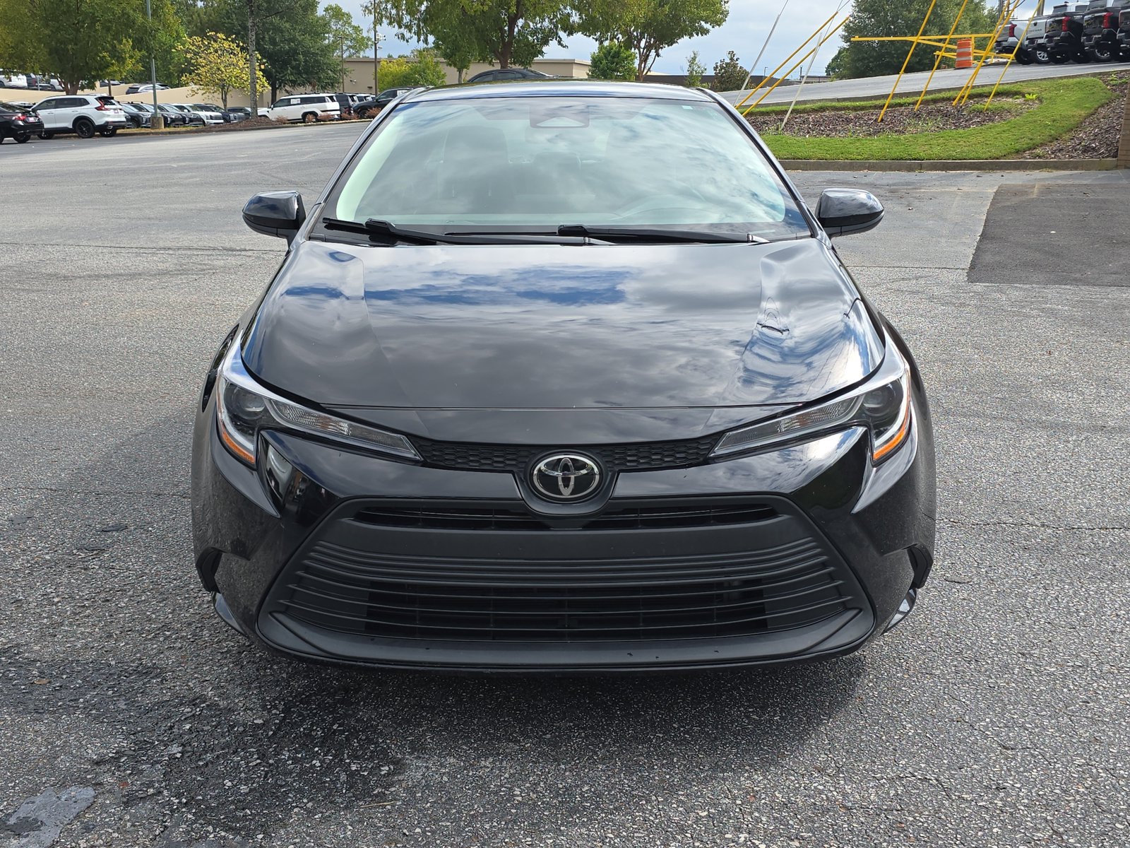 2023 Toyota Corolla LE photo 2