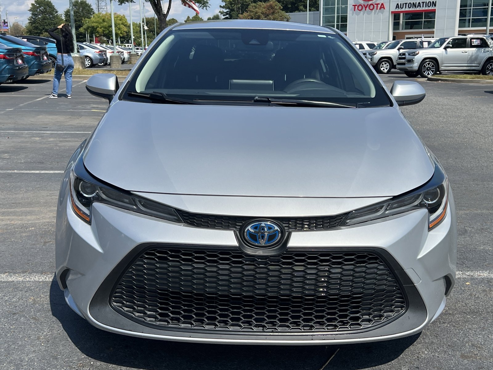 2020 Toyota Corolla Hybrid LE photo 2