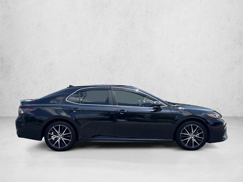 Used 2022 Toyota Camry SE Sedan
