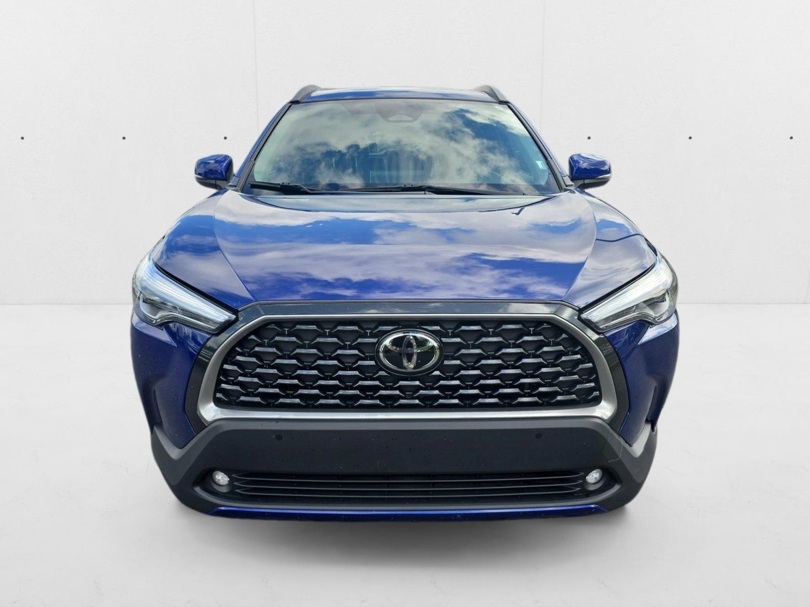 2024 Toyota Corolla Cross XLE photo 2