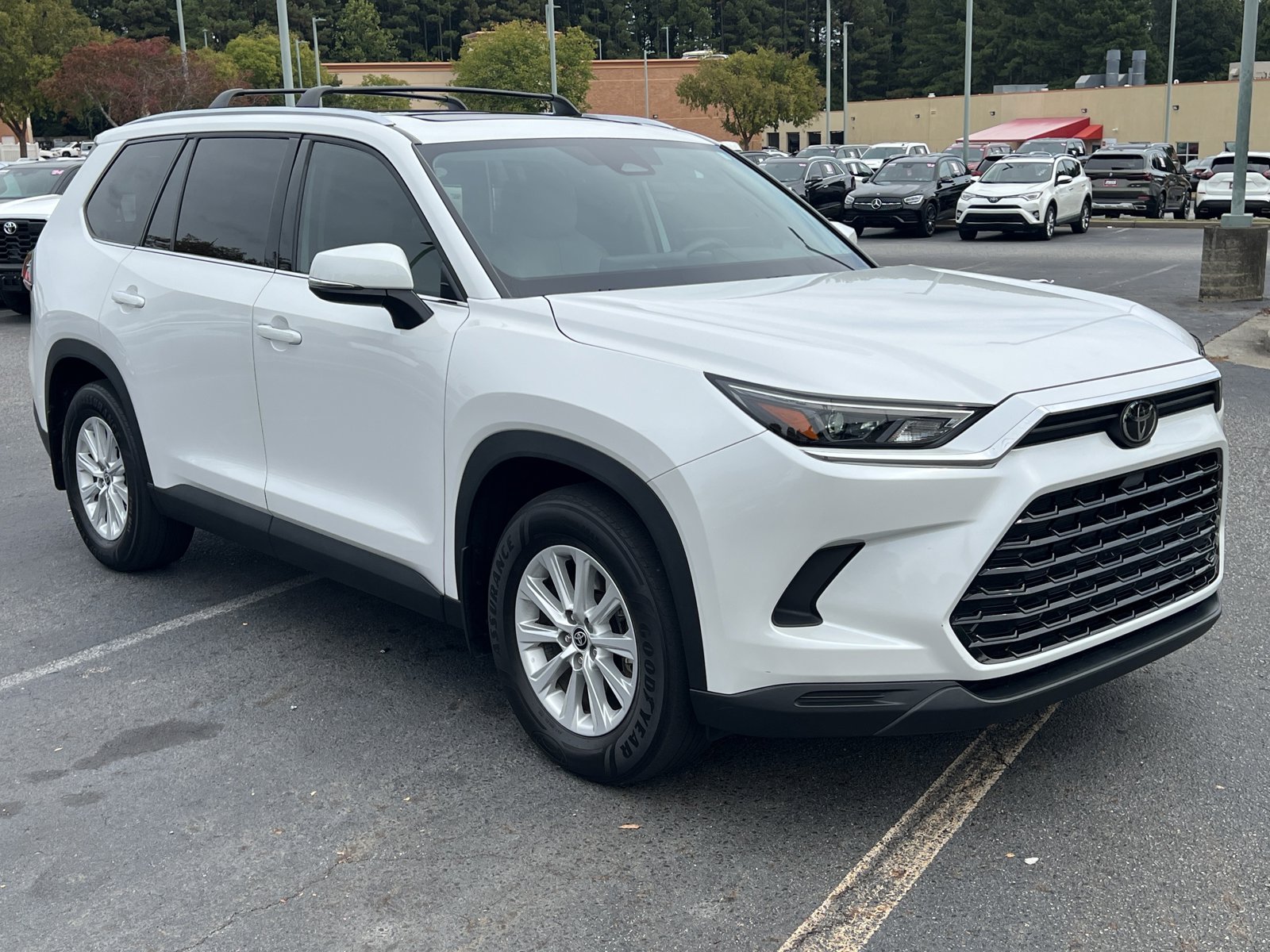 2024 Toyota Grand Highlander XLE photo 3