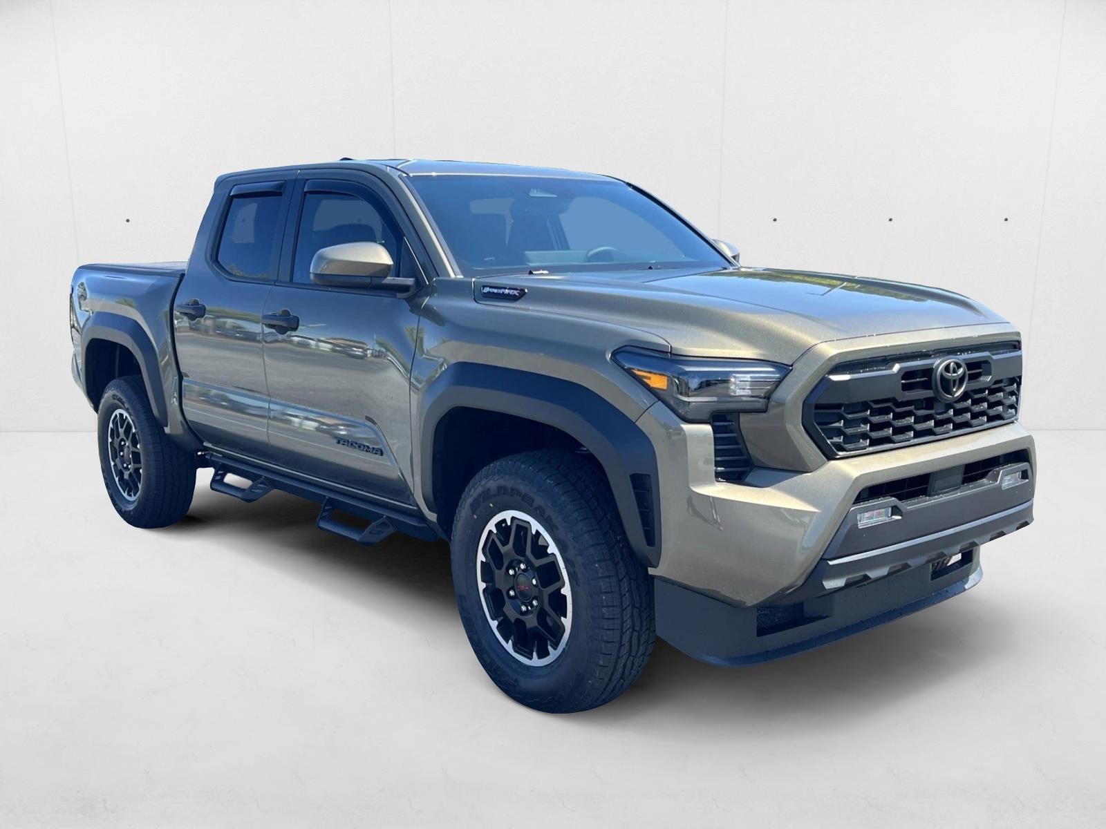2025 Toyota Tacoma TRD Off-Road photo 3