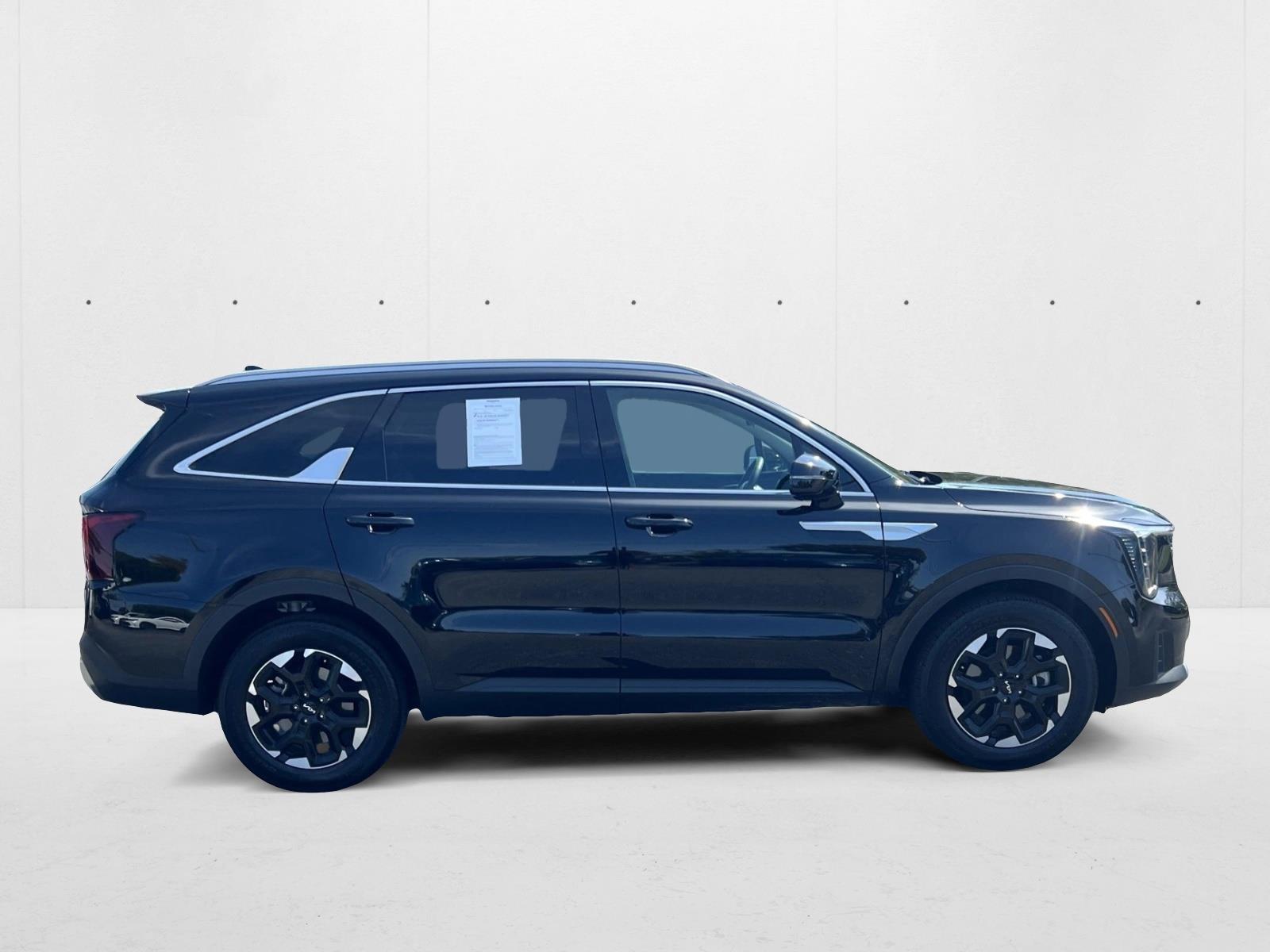 2025 Kia Sorento S photo 4