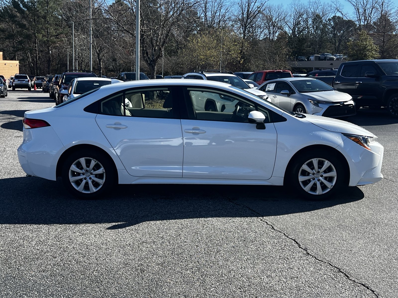 2022 Toyota Corolla LE photo 4