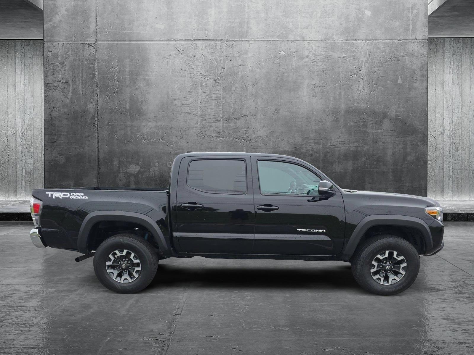 2023 Toyota Tacoma TRD V6 photo 4