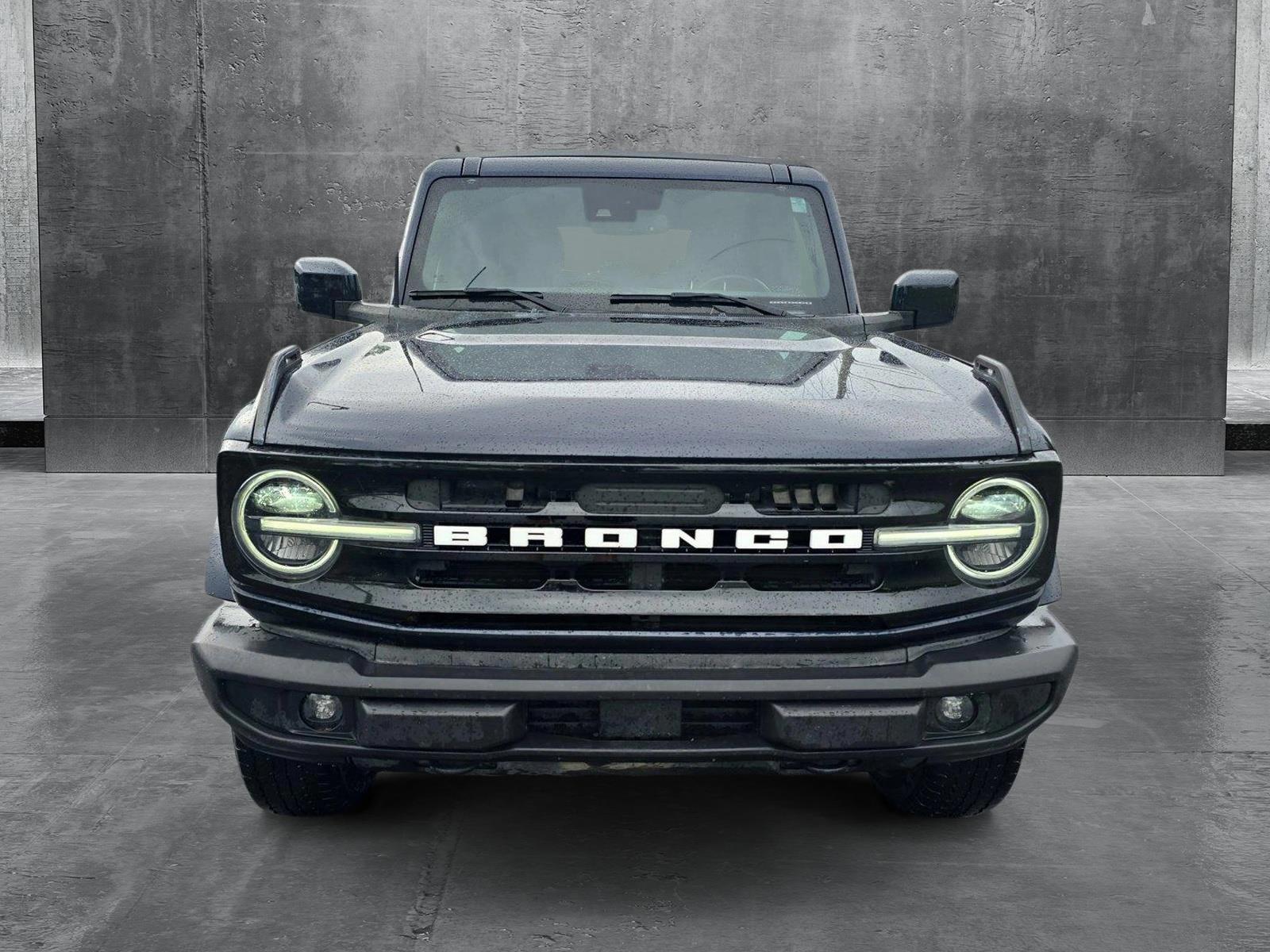2021 Ford Bronco Outer Banks photo 2