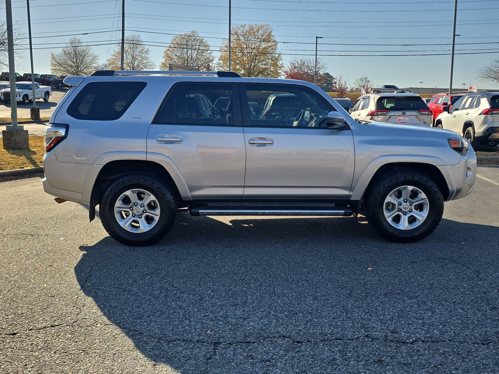 2020 Toyota 4Runner SR5 photo 4