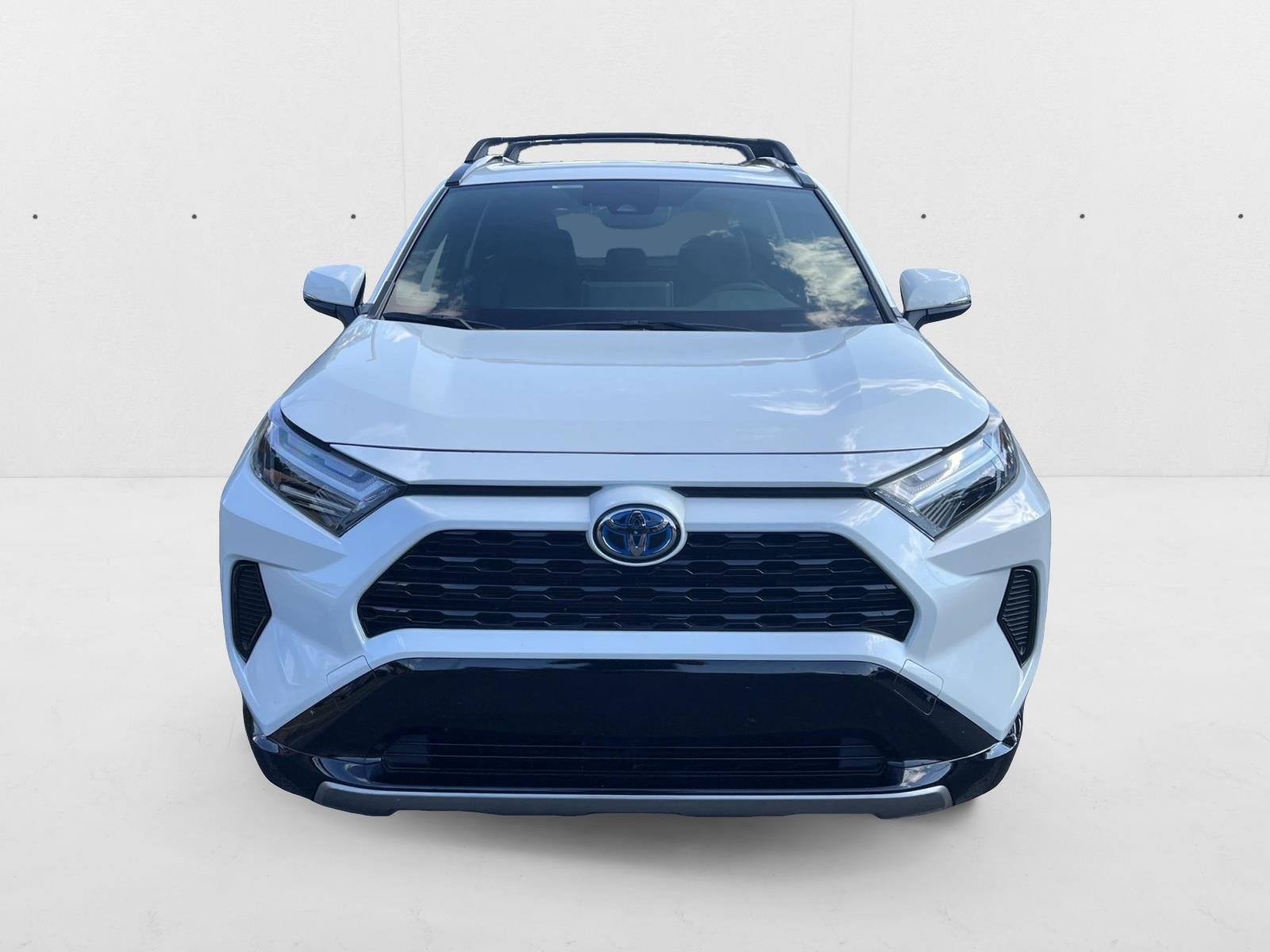 2022 Toyota RAV4 Hybrid SE photo 2