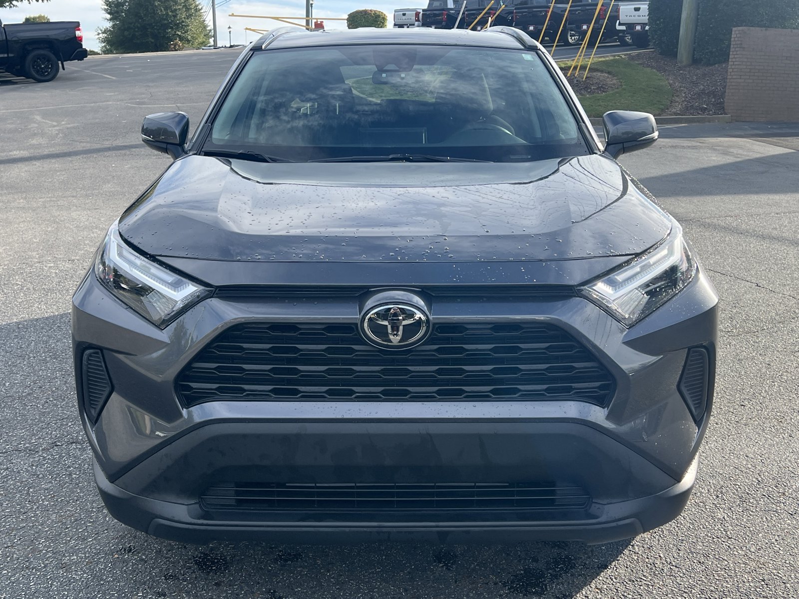 2024 Toyota RAV4 XLE photo 2