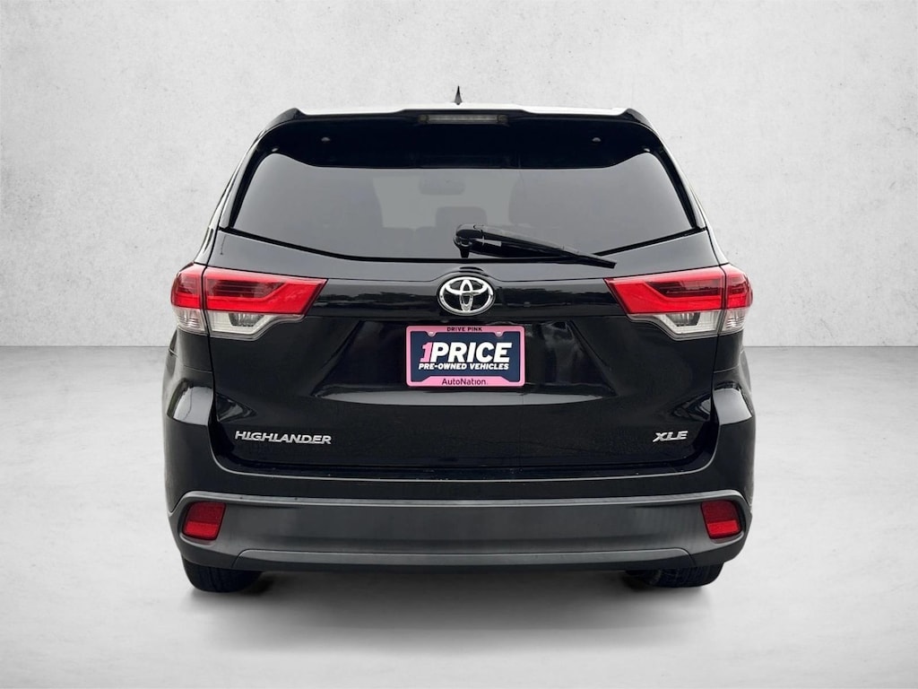 Certified 2017 Toyota Highlander XLE V6 SUV