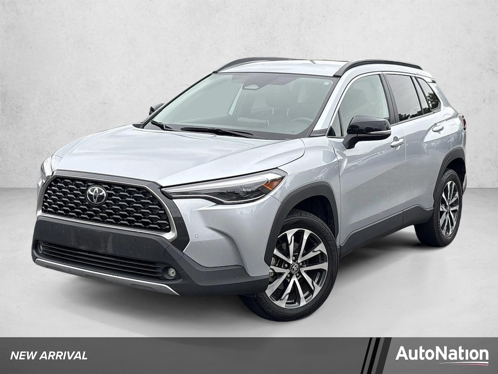 Used 2025 Toyota Corolla Cross XLE SUV