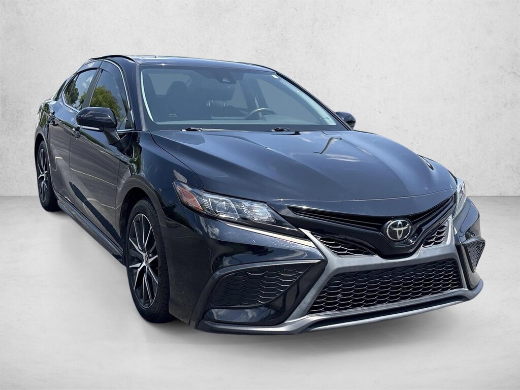 Used 2022 Toyota Camry SE Sedan