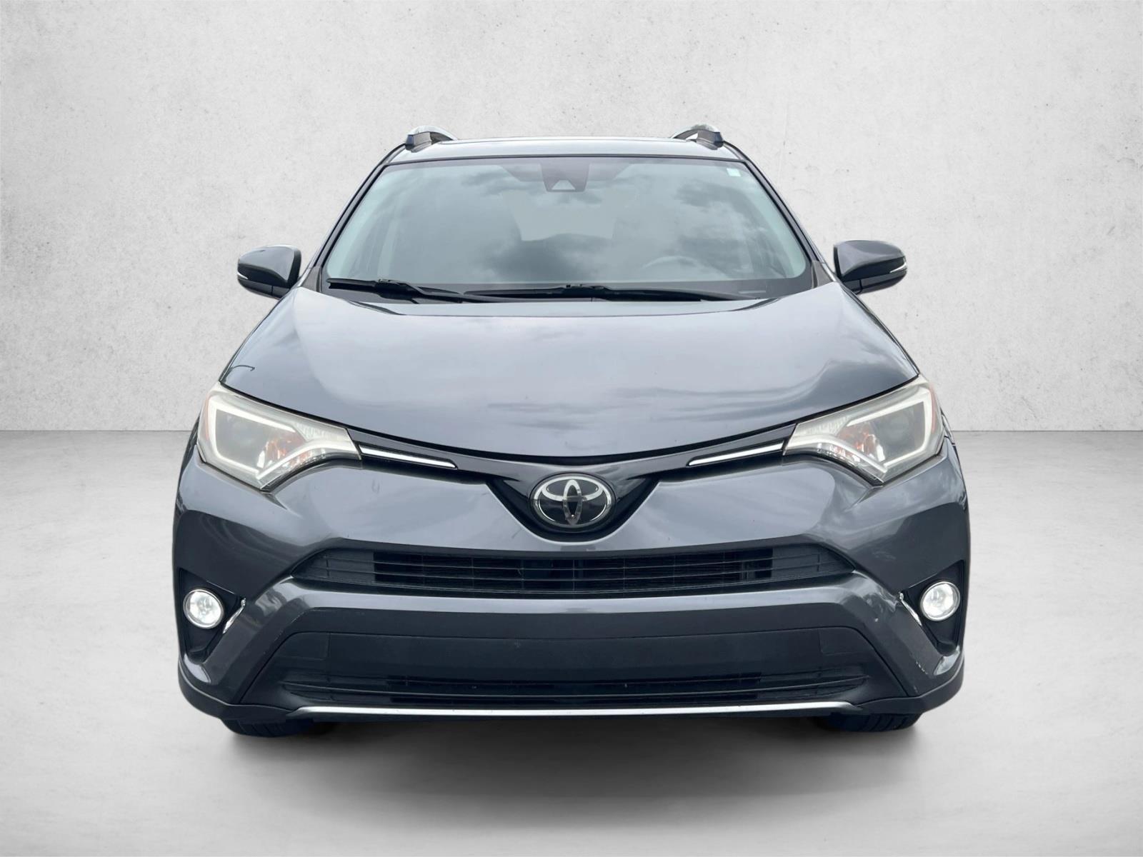 2018 Toyota RAV4 XLE photo 2