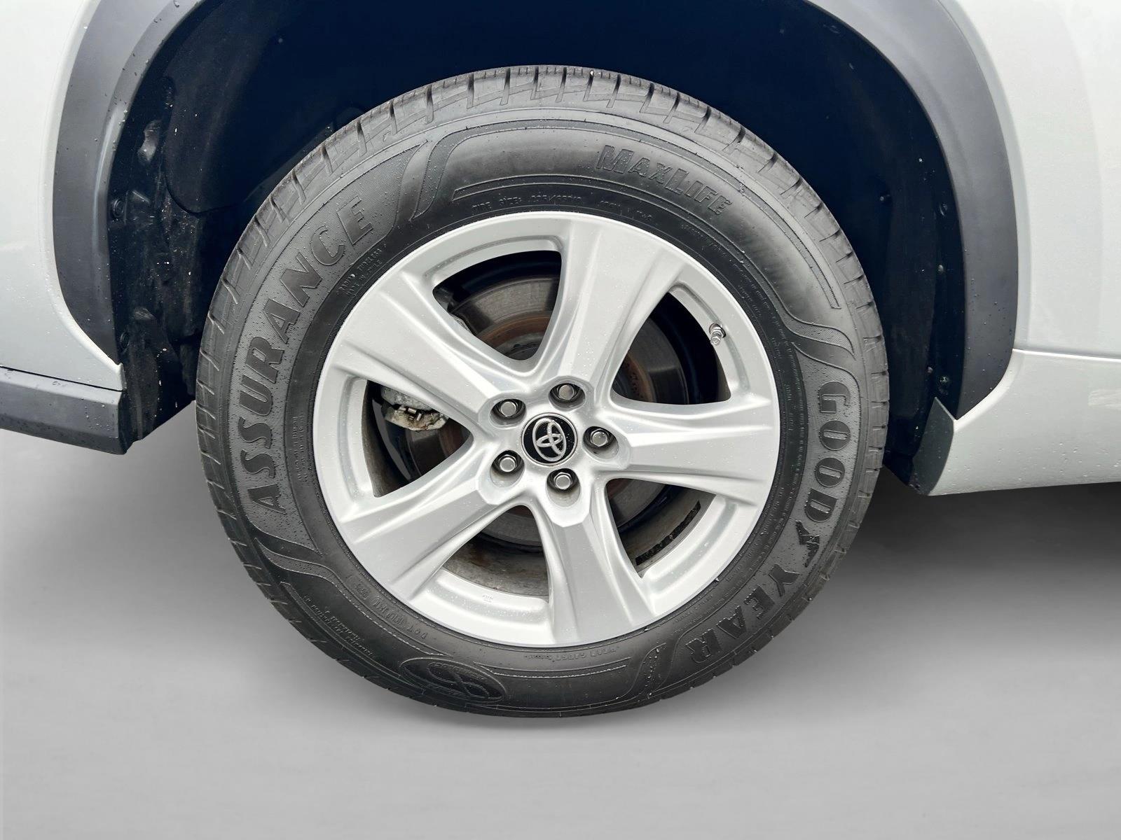 2024 Toyota Highlander LE - Photo 26
