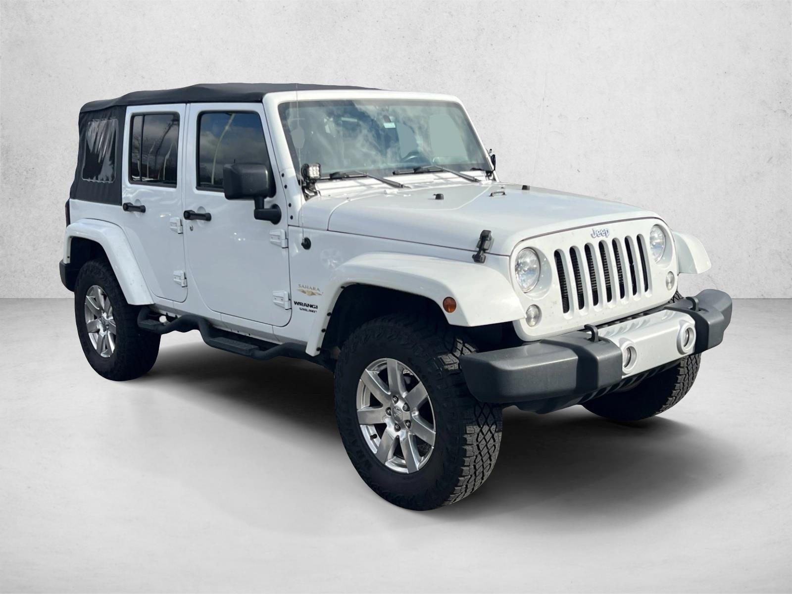2015 Jeep Wrangler Unlimited Sahara photo 3