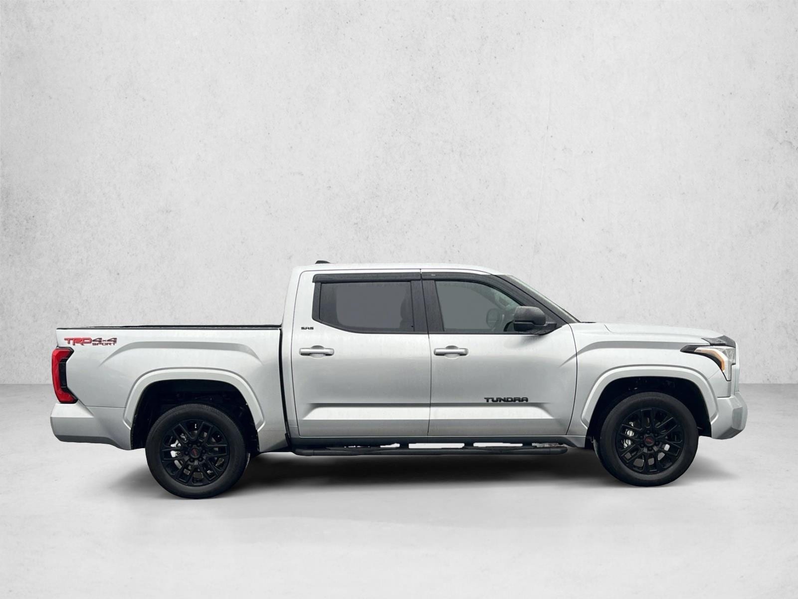 2024 Toyota Tundra SR5 CrewMax photo 4