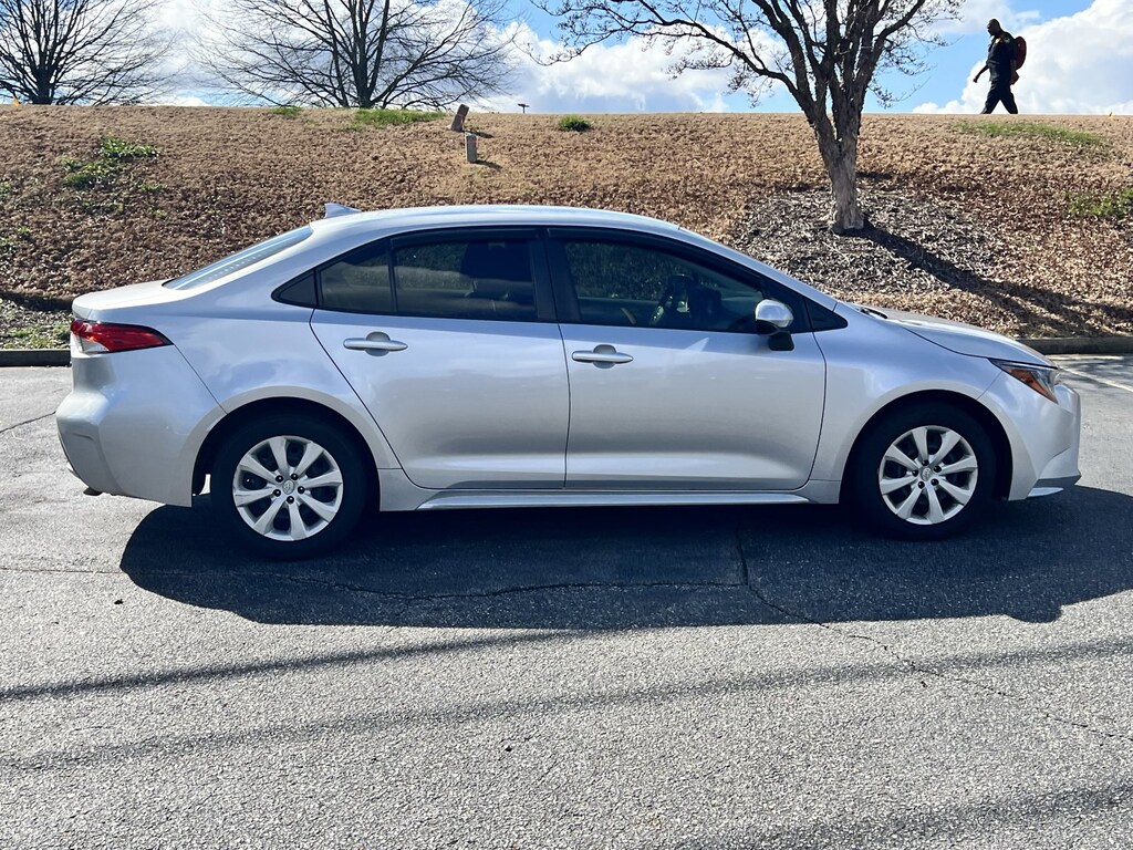Used 2022 Toyota Corolla LE Sedan