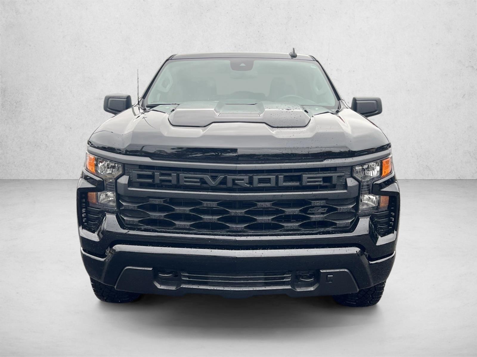 2025 Chevrolet Silverado 1500 Custom Trail Boss photo 2