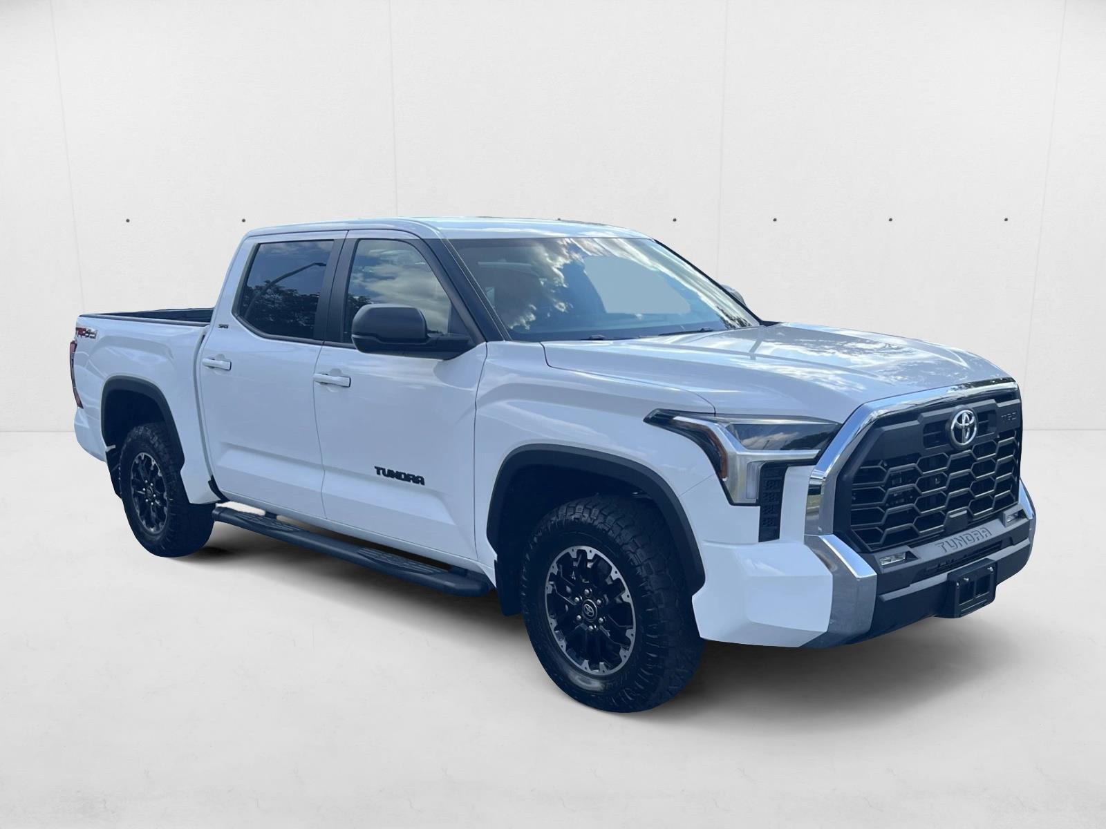 2025 Toyota Tundra SR5 CrewMax photo 3