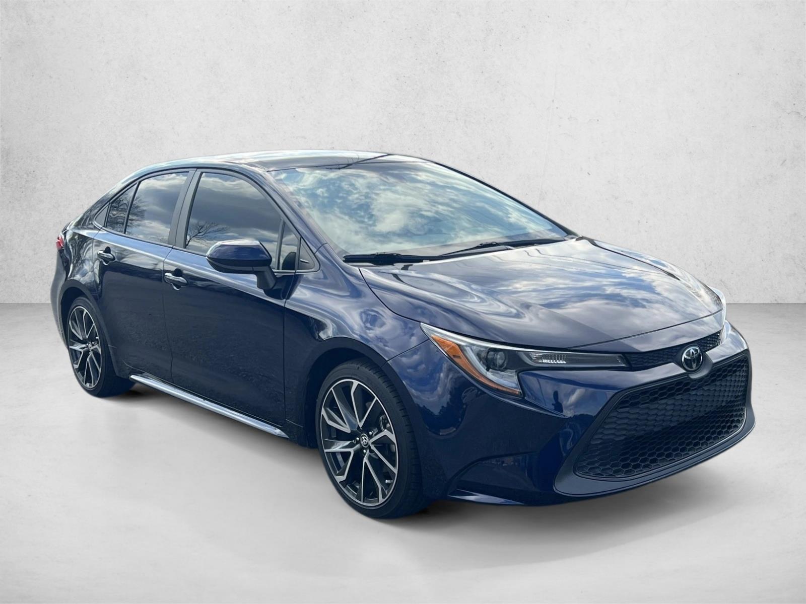 2022 Toyota Corolla LE photo 3