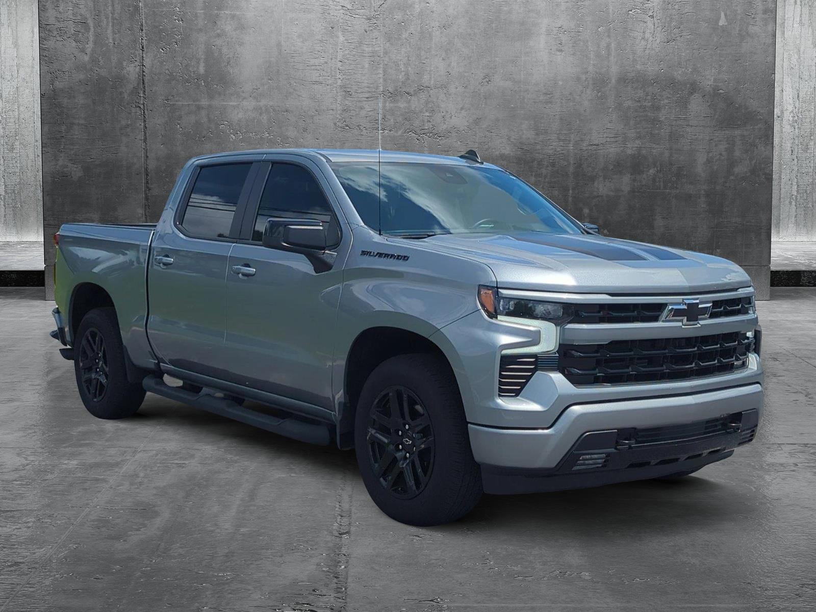 2024 Chevrolet Silverado 1500 RST photo 2