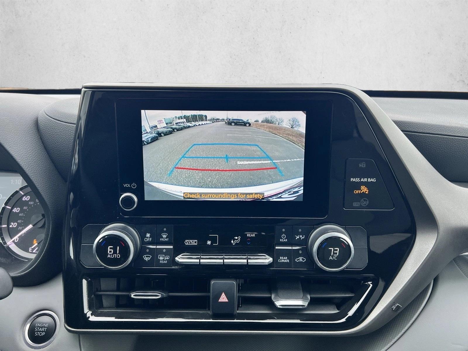 2024 Toyota Highlander LE - Photo 14