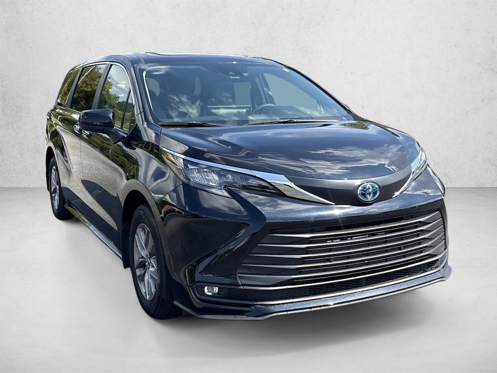 Certified 2025 Toyota Sienna XLE 8 Passenger Van Passenger Van