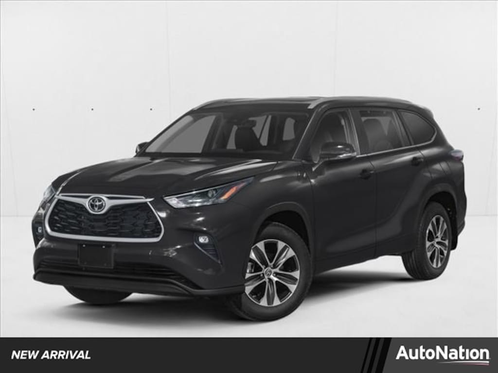 Used 2025 Toyota Highlander XLE SUV