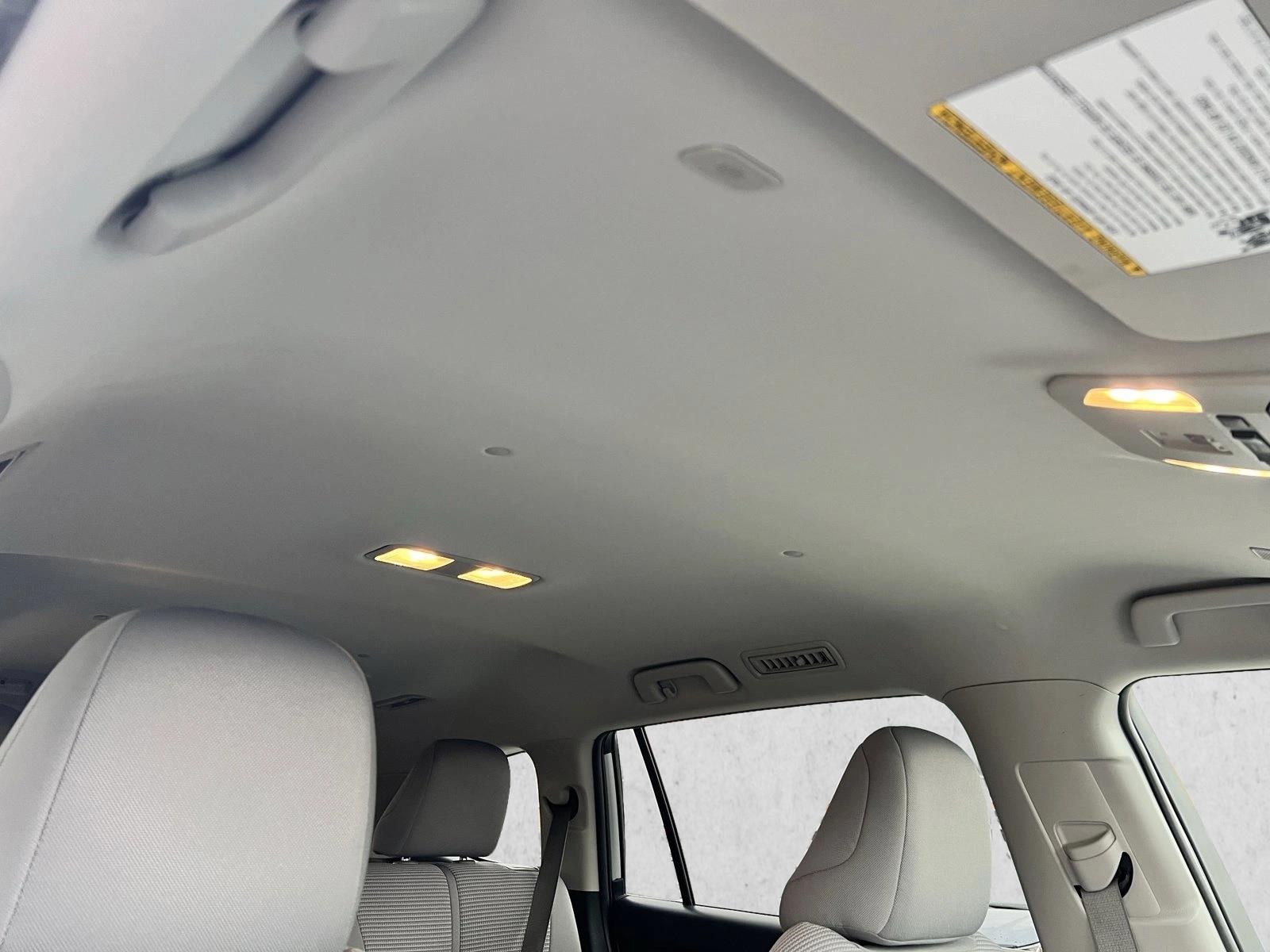 2024 Toyota Highlander LE - Photo 25