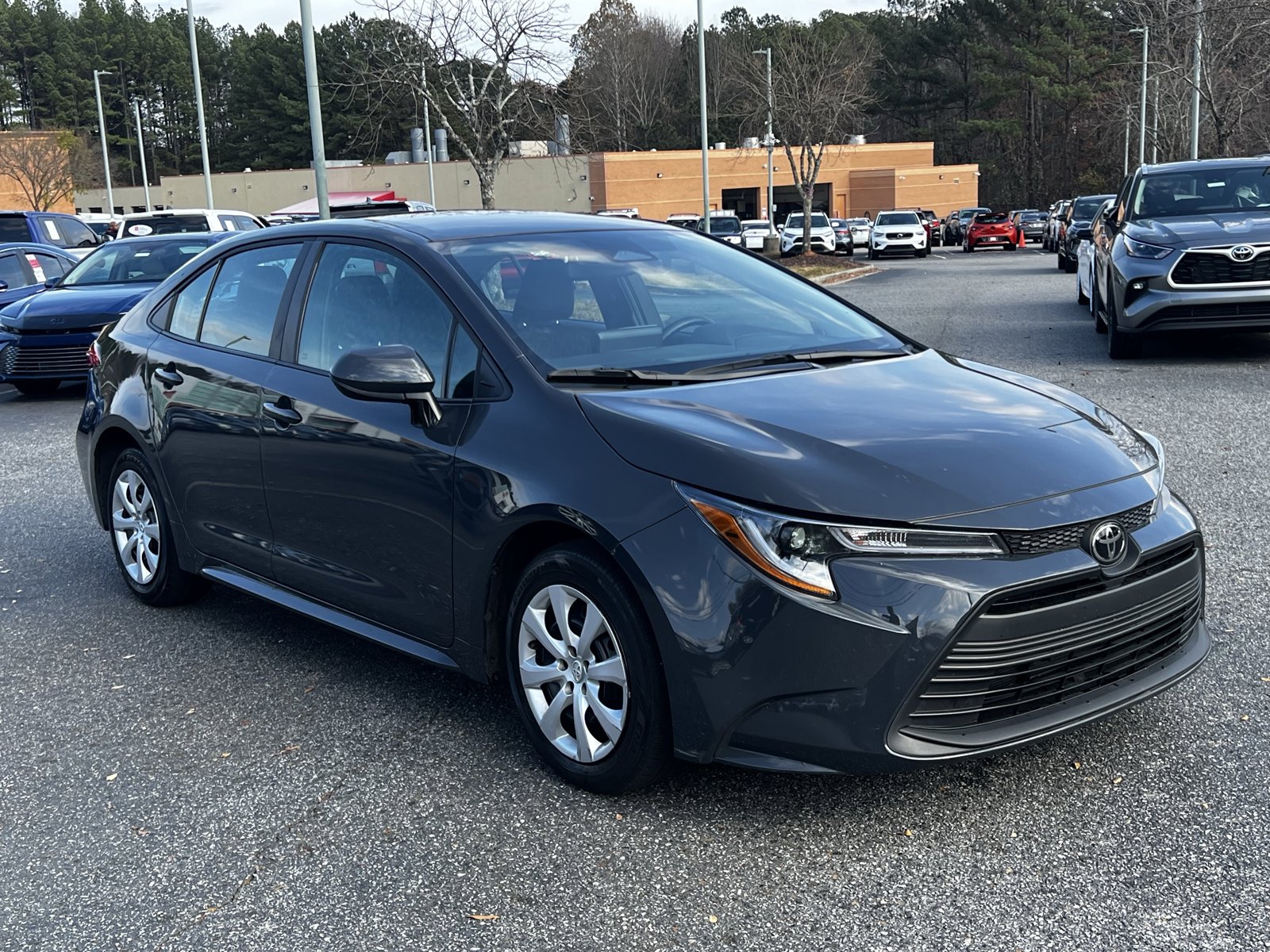 2025 Toyota Corolla LE photo 3