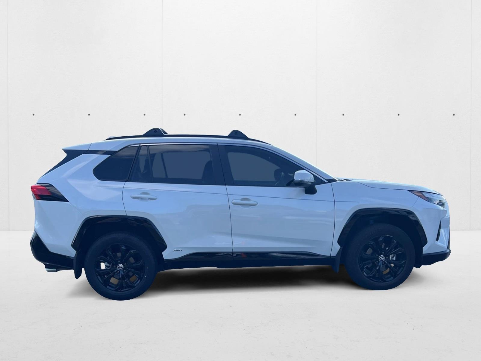 2022 Toyota RAV4 Hybrid SE photo 4