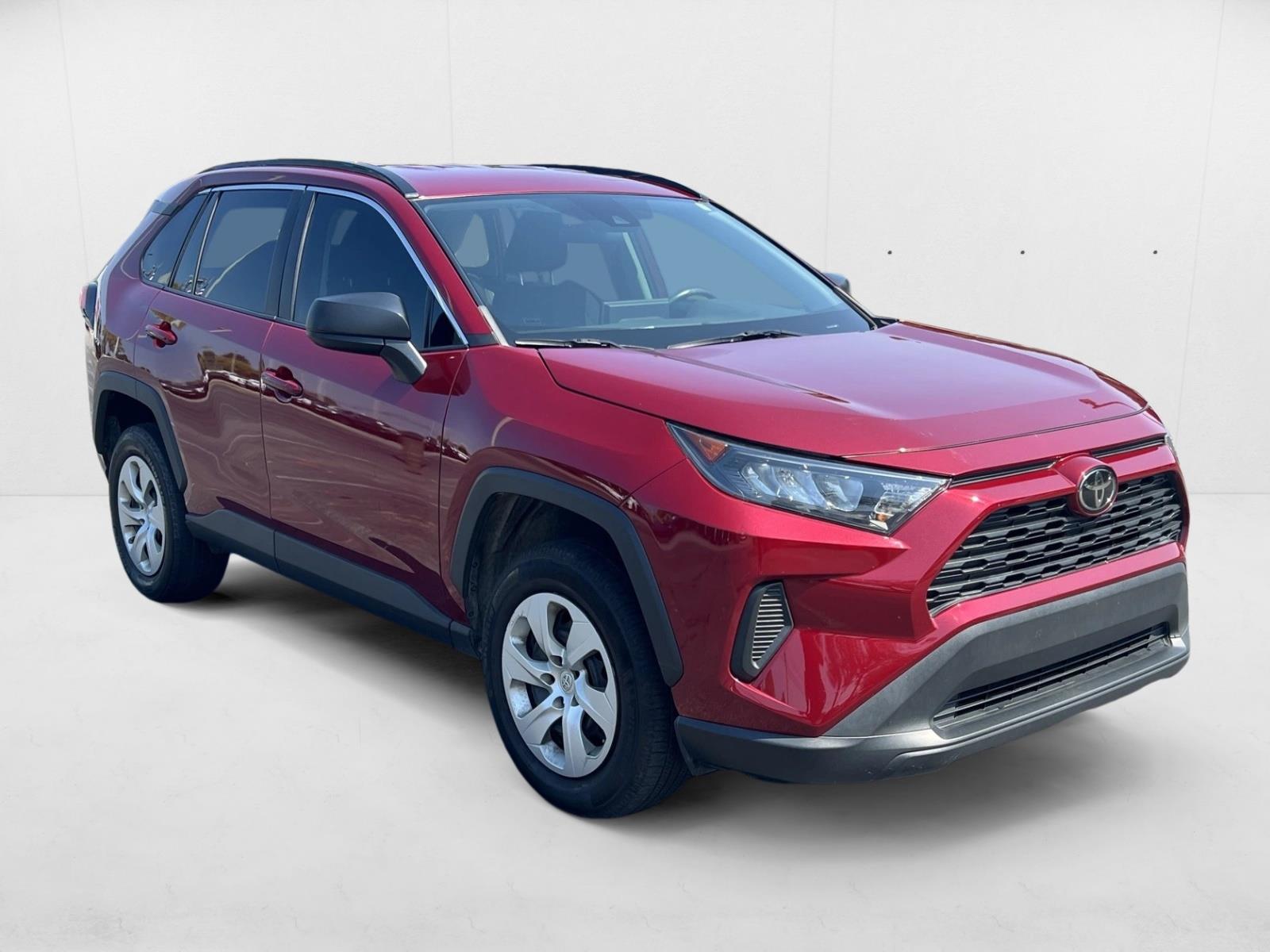 2019 Toyota RAV4 LE photo 3