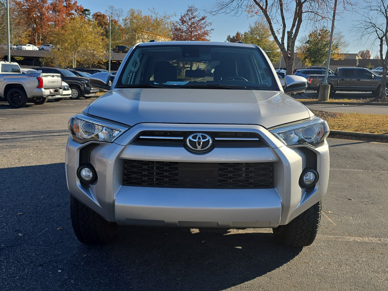 2020 Toyota 4Runner SR5 photo 2
