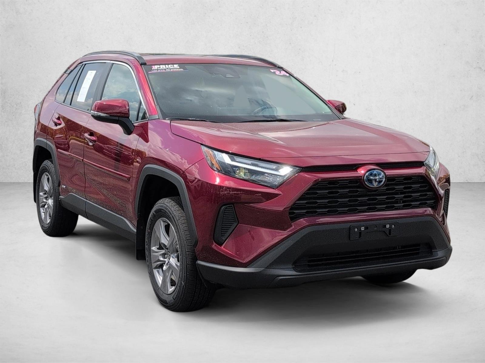 2024 Toyota RAV4 Hybrid XLE photo 3