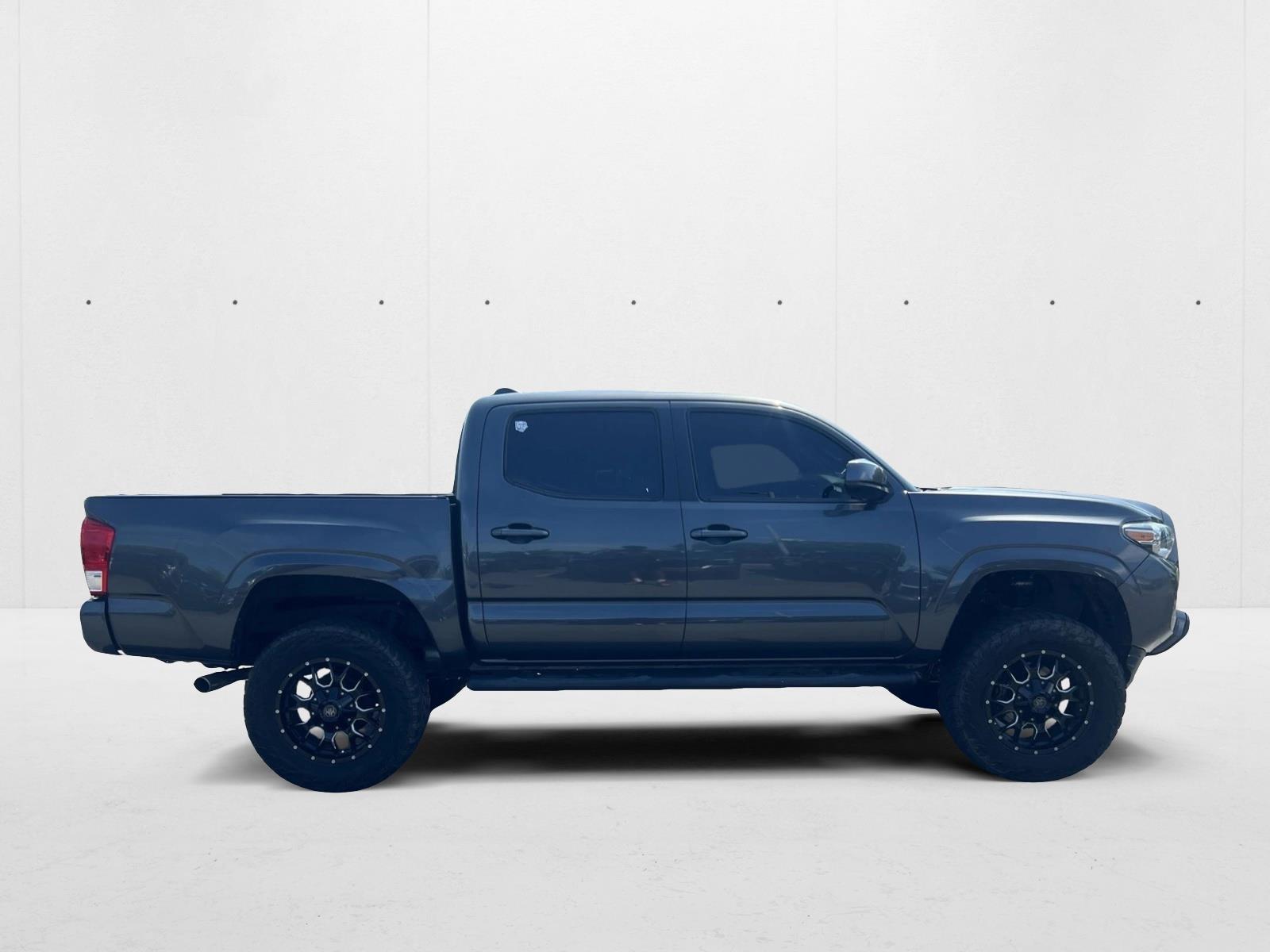 2017 Toyota Tacoma SR V6 photo 4