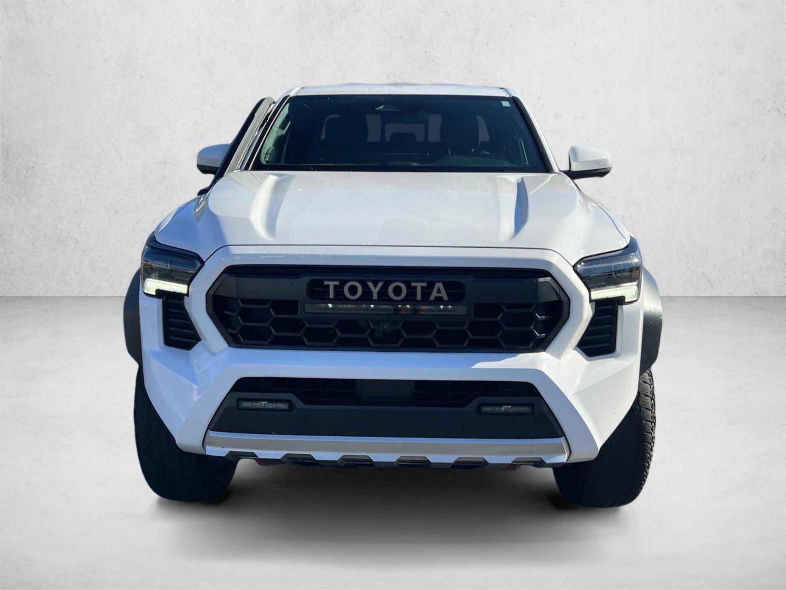 2025 Toyota Tacoma Trailhunter photo 2