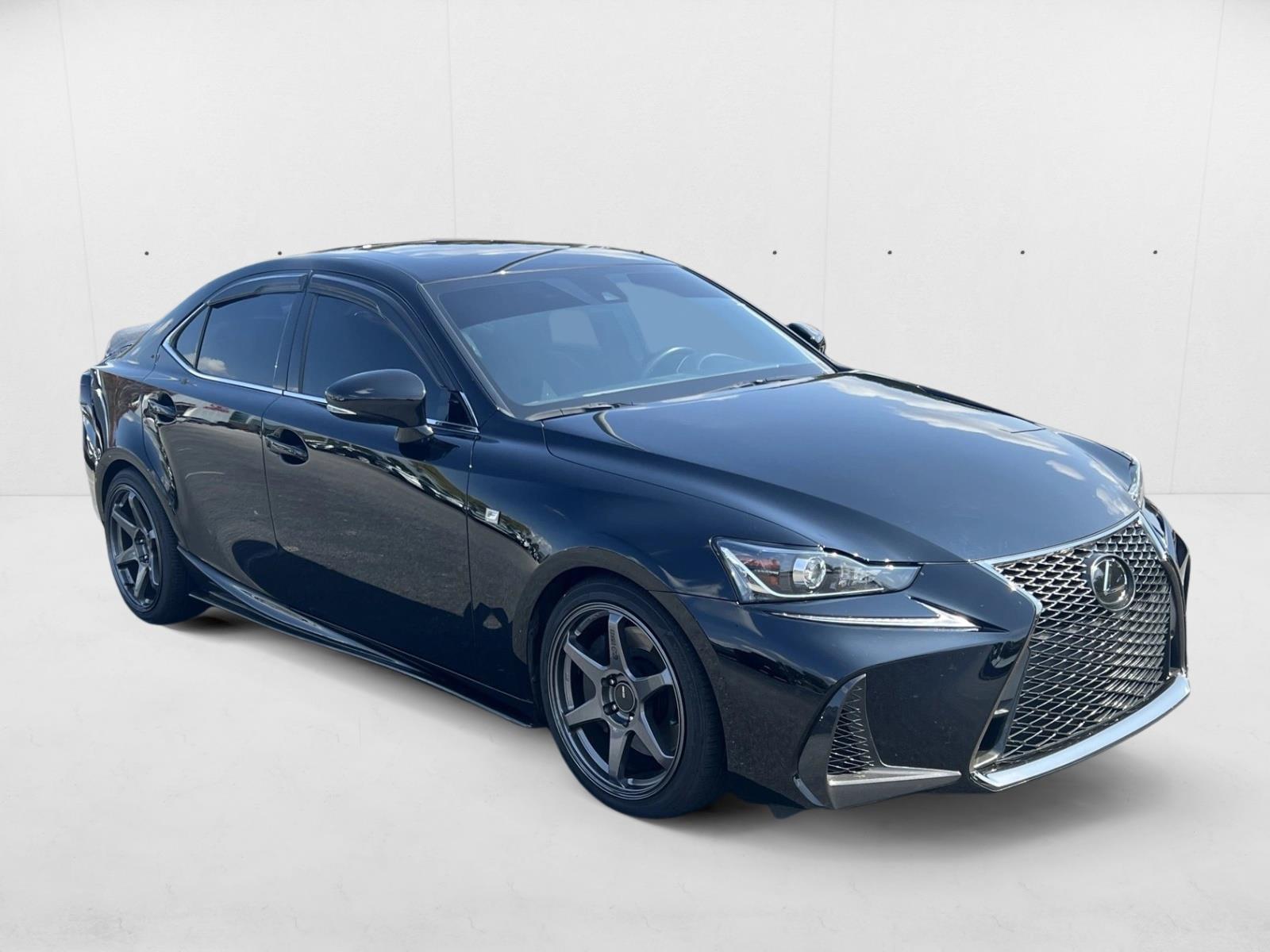 2019 Lexus IS 300 F SPORT photo 2