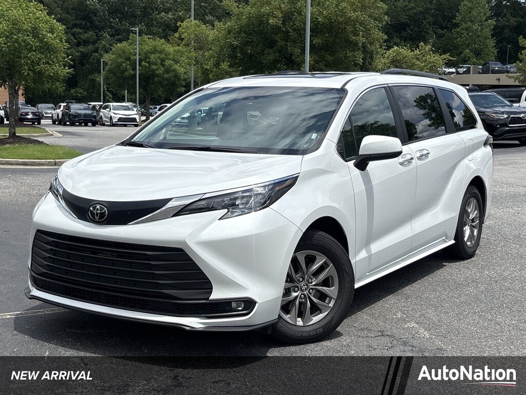 Used 2026 Toyota Sienna XLE 8 Passenger Van Passenger Van