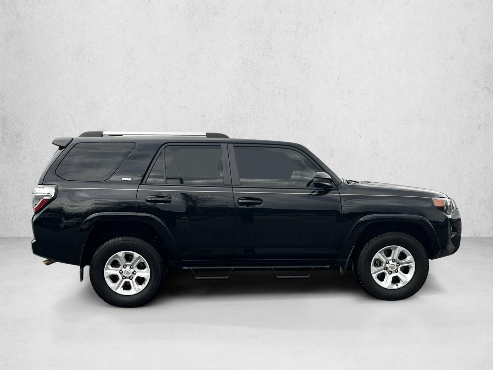 2021 Toyota 4Runner SR5 photo 4