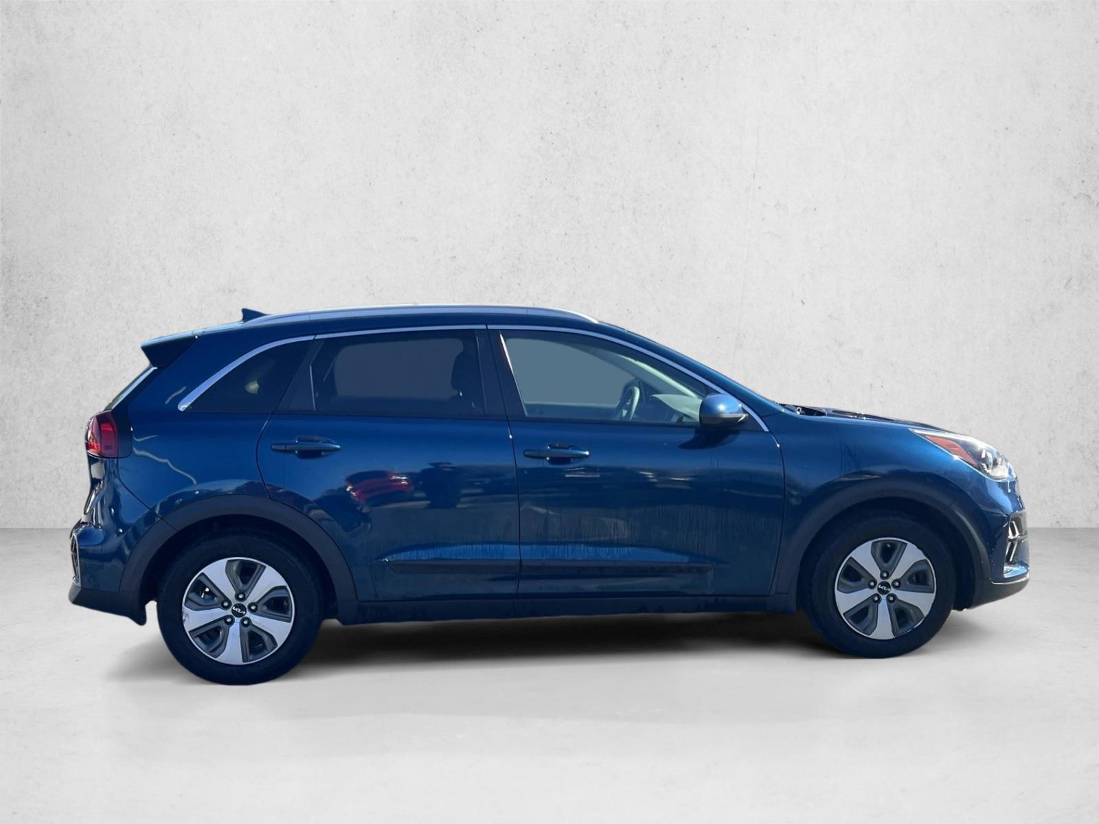 2022 Kia Niro LX photo 4