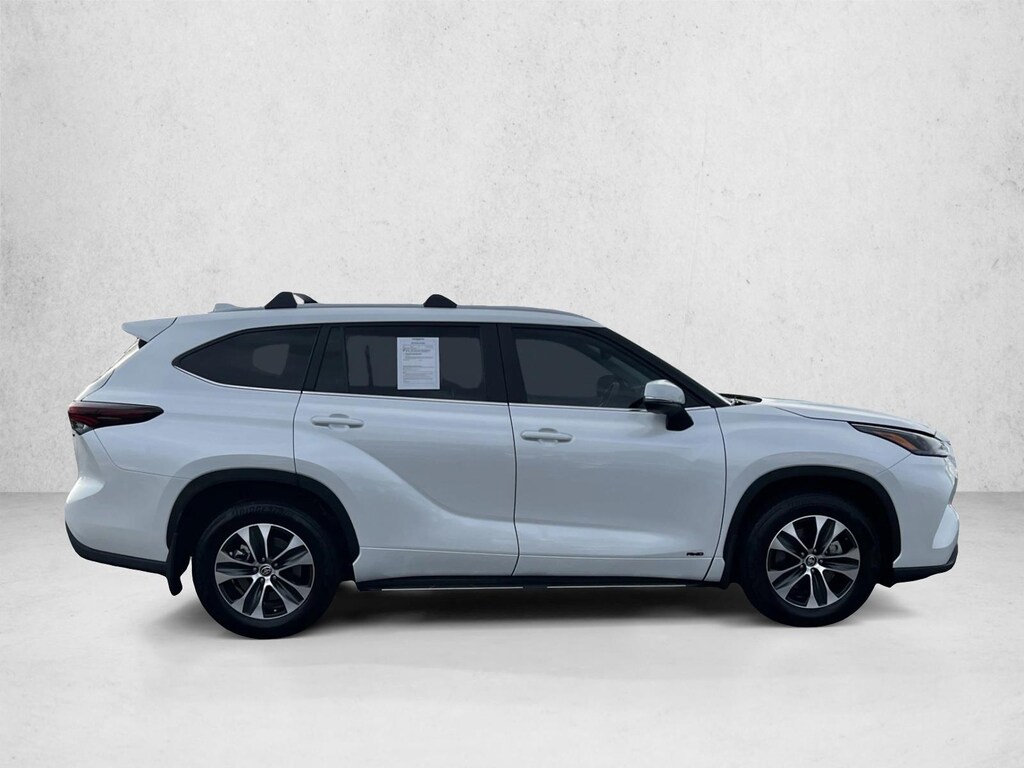 Certified 2025 Toyota Highlander Hybrid XLE SUV