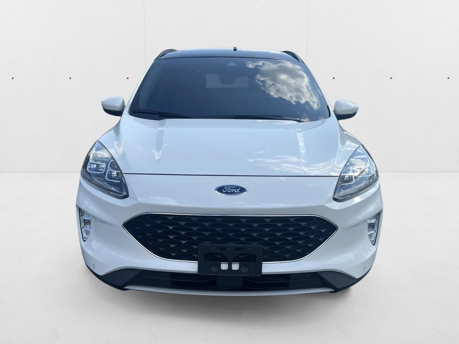 2020 Ford Escape Titanium photo 2